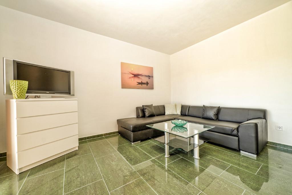 Apartment Una 2 プーラ エクステリア 写真