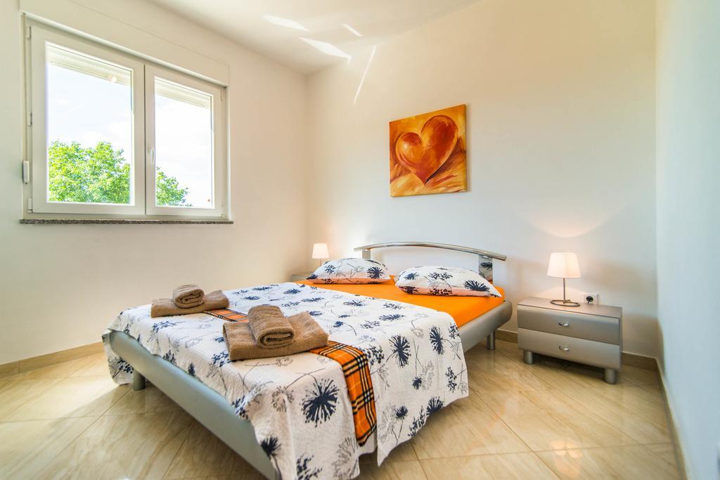 Apartment Una 2 プーラ エクステリア 写真